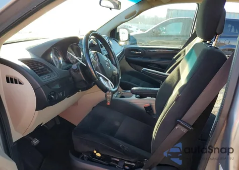 2016 Dodge Grand Caravan Sxt z USA, uszkodzony, nr VIN 2C4RDGCG0GR323588